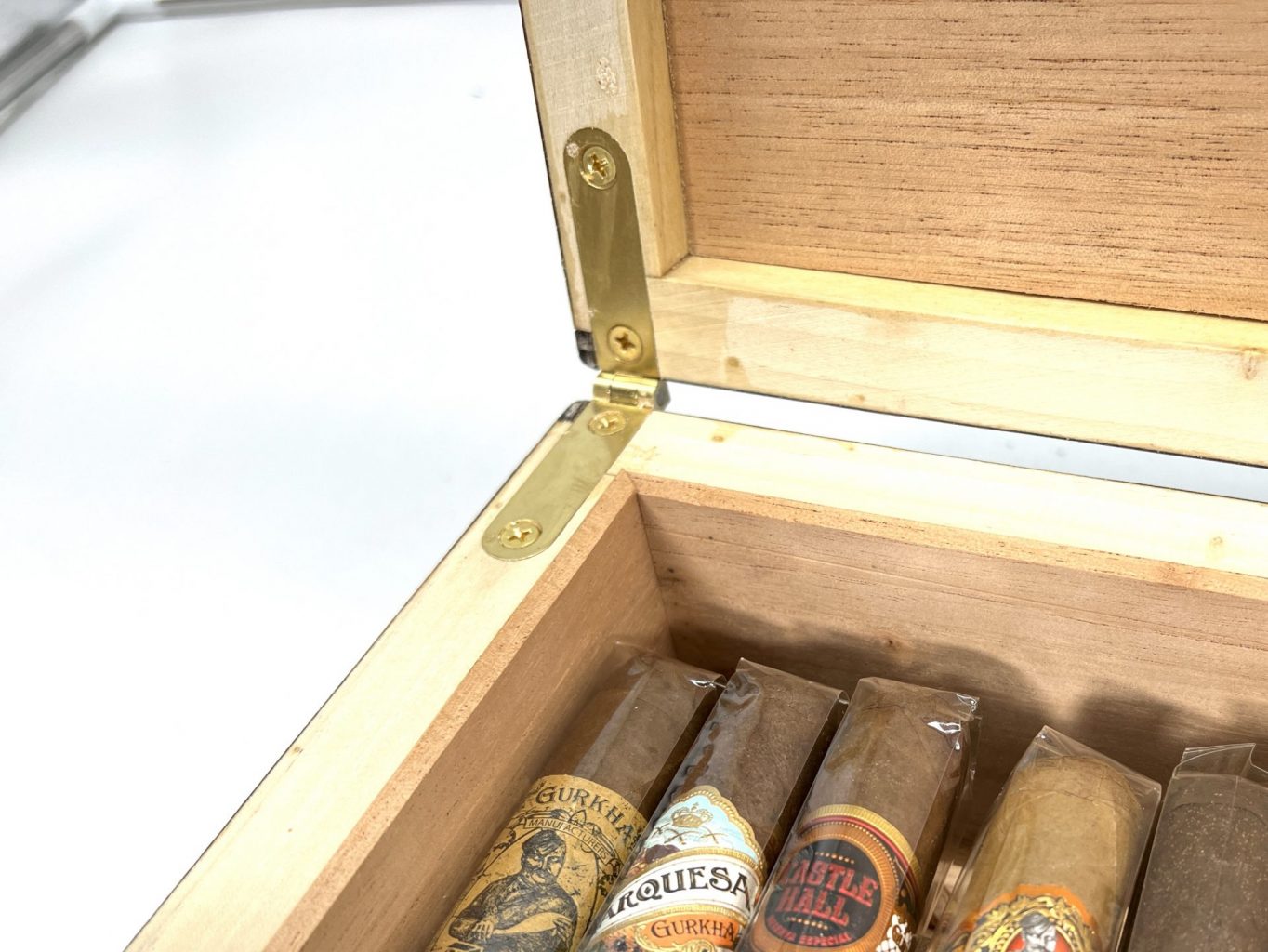 Humidor Supreme Andorra Glasstop Cigar Storage Bubinga and Walnut Burl Wood with Decorative Inlay Spanish Cedar